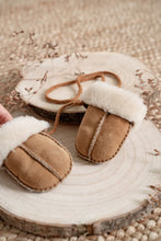 Load image into Gallery viewer, PUDDY MITTENS ON STRING