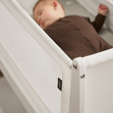 Load image into Gallery viewer, SNUZPOD5 BEDSIDE CRIB
